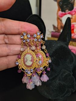 Unique& rate Cameo tulip earrings