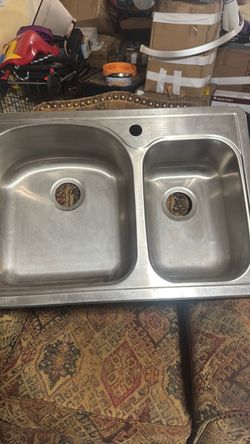 33x22x9 60/40 KITCHEN SINK USED