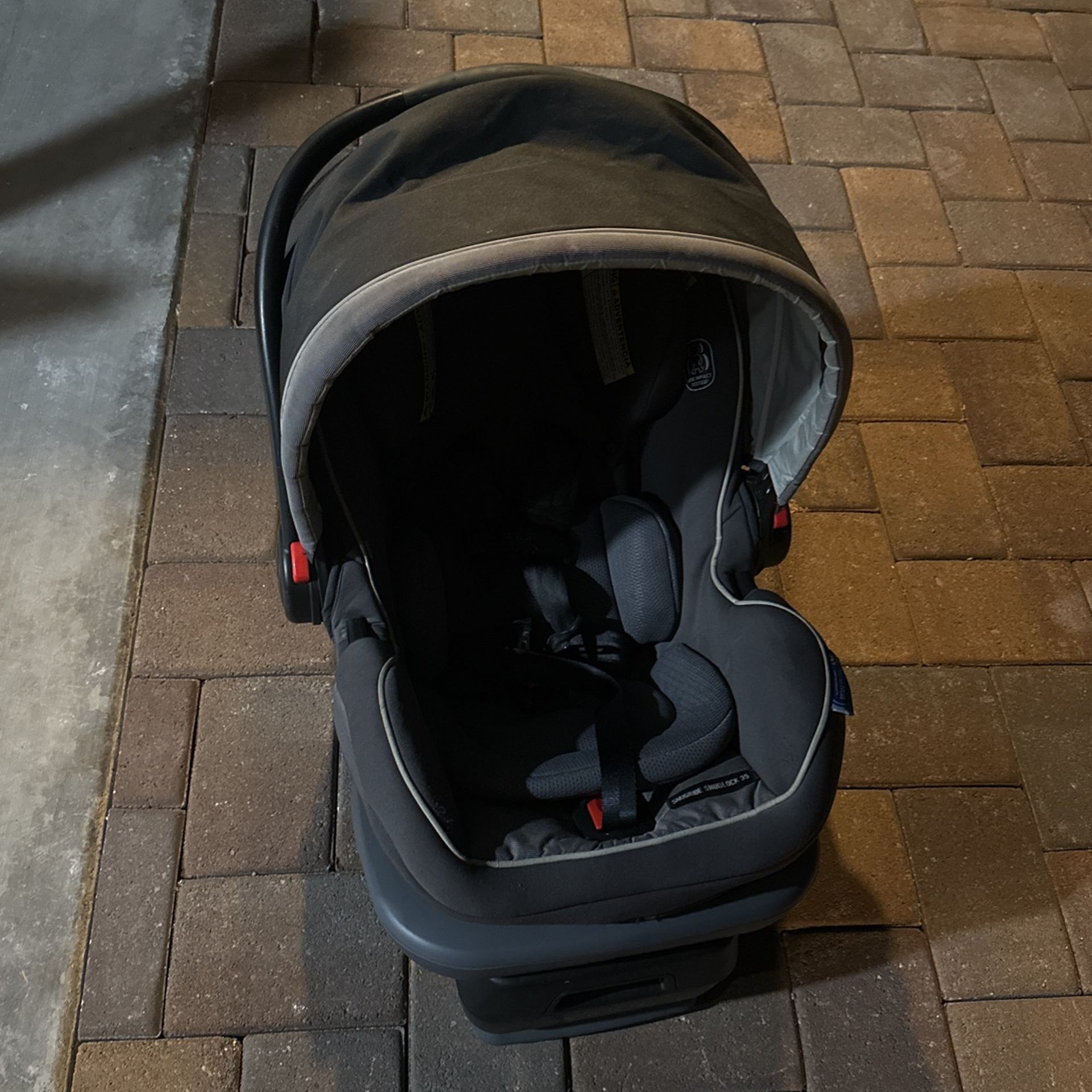 Graco Car seat With Base (Snugride Snuglock 35)