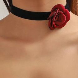 Rose Choker