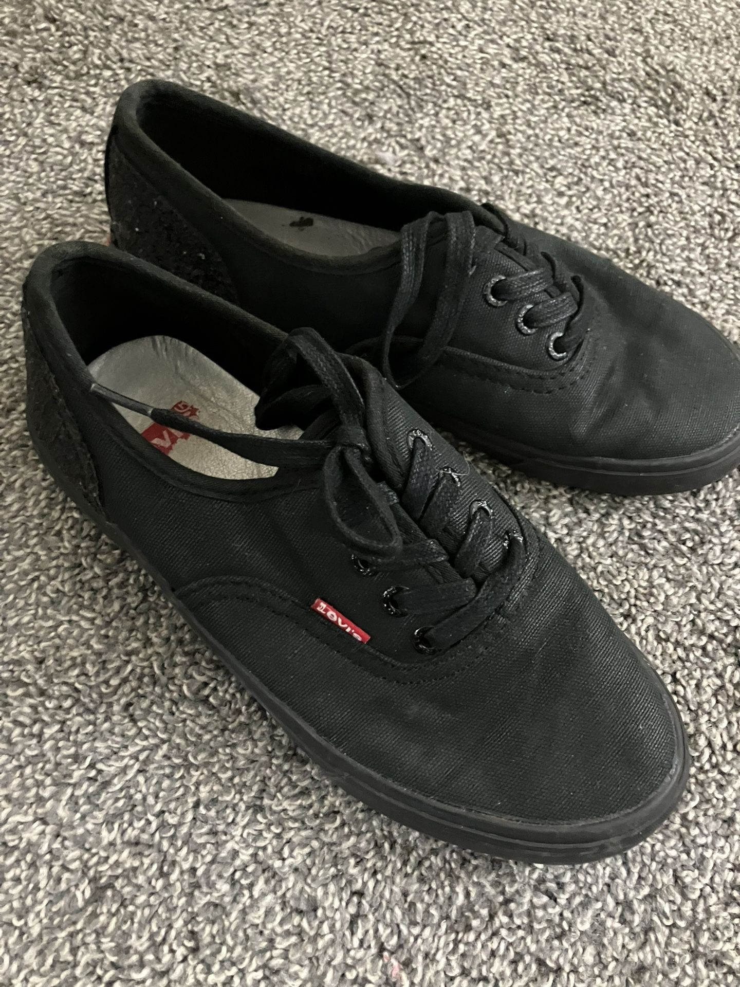 Black Size 6 Woman’s Levi’s Shoes