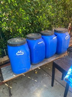 Blue Free Plastic Barrels with Lids – Set of 4