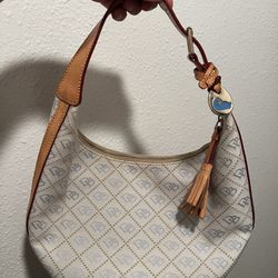 Summer Ready With Dooney And Bourke! ☀️