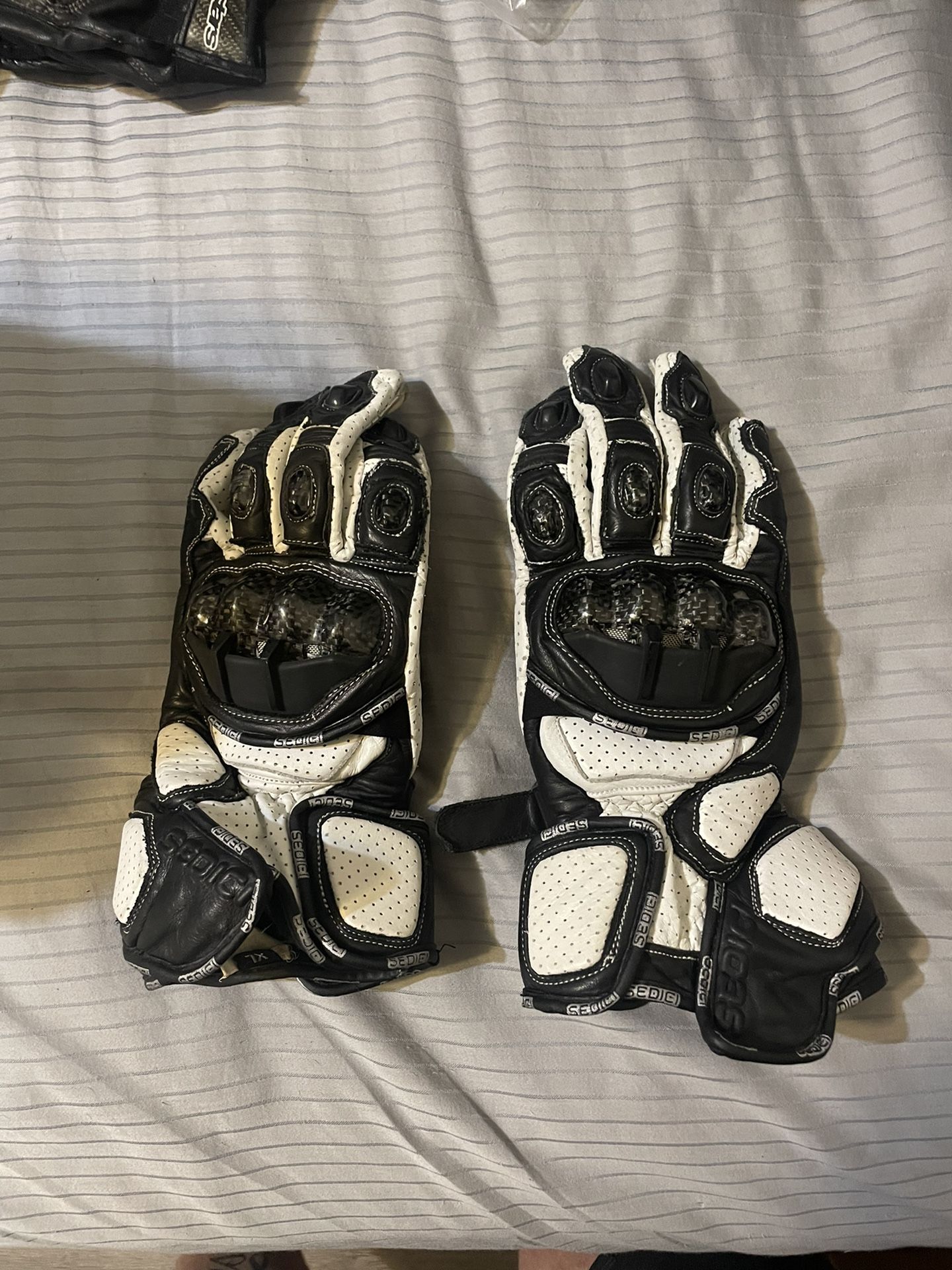 Sedici Full Length Gloves