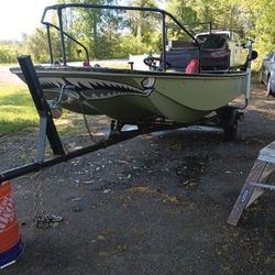 13' 1972 Boston Whaler With 40 HP Mercury Forcer Engine
