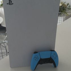 playstation 5 with new controller and 3 accounts