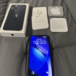 IPHONE 13 , LIKE NEW IN TH BOX ,CLEAN READY FOR NEW OWNER