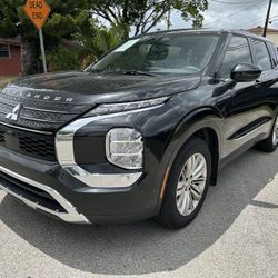 2023 Mitsubishi Outlander