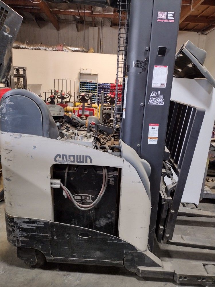 Crown Reach Forklift 