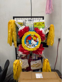 Hello kitty piñata