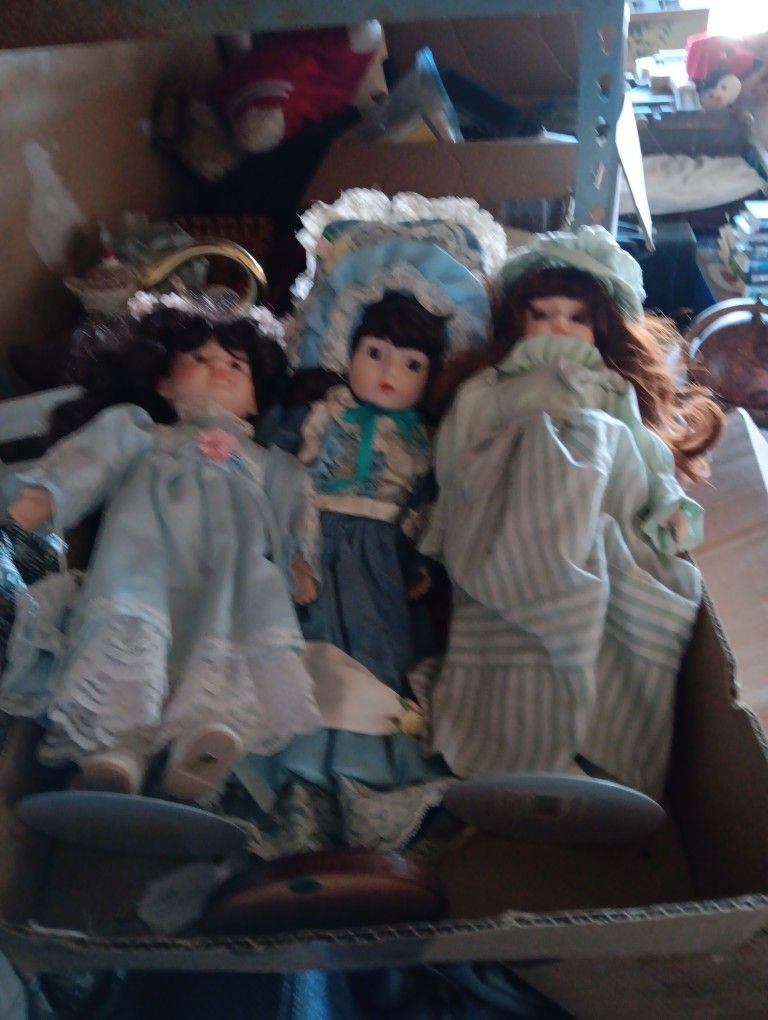 Dolls 