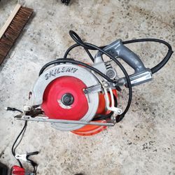 Skilsaw Worm Drive Saw