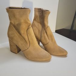 New Madden Girl - Robyn Block Heel Stretch Boots Size 9