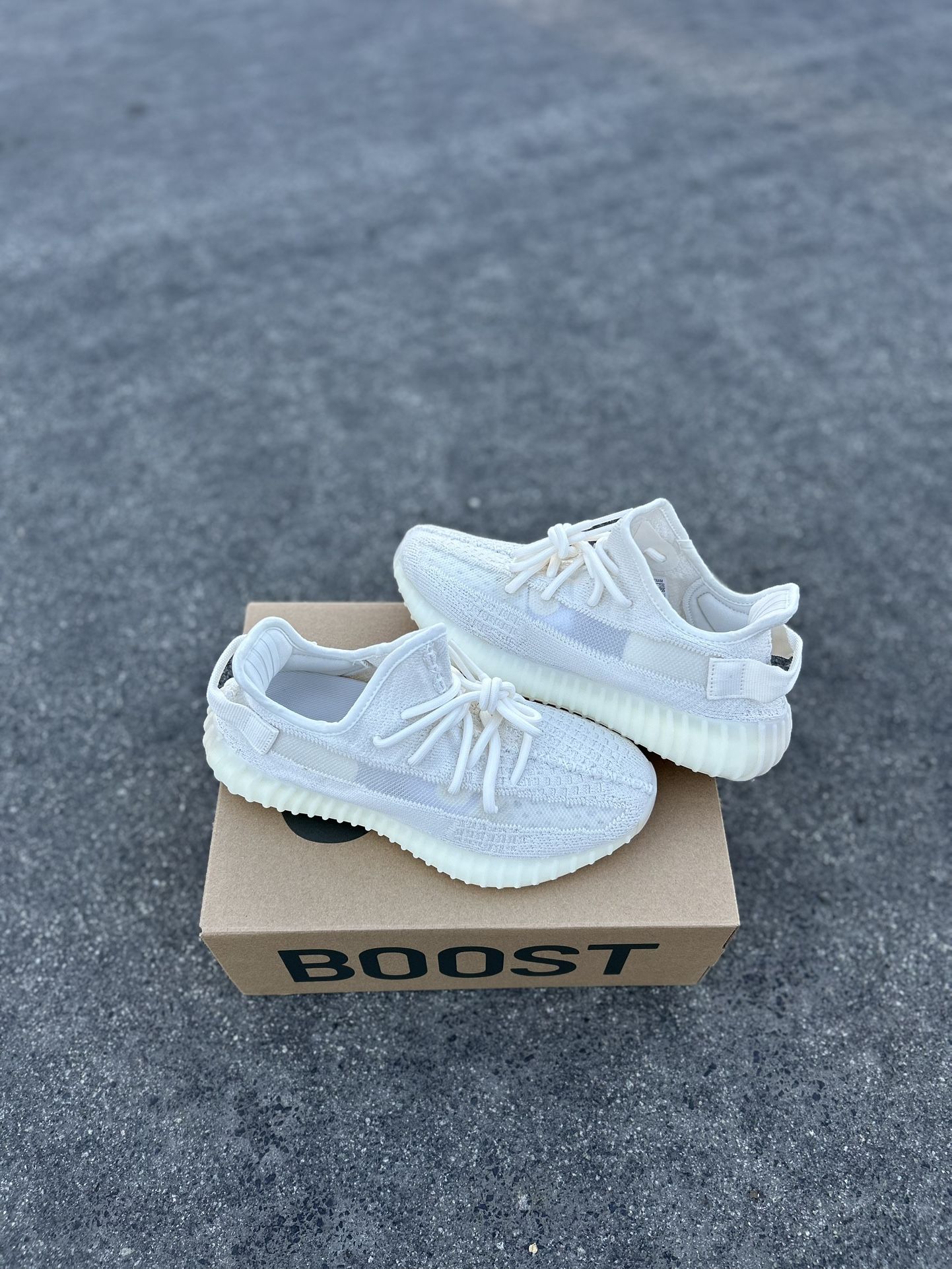 Yeezy 350 Bone White Size 5.5M / 7W, 7M / 8.5W, 7.5M / 9W, 8.5M Brand new