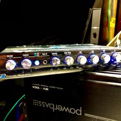 POWER ACOUSTIK EQ WITH AUXILIARY