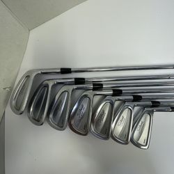 Set 7 Titleist 690 CB Forged 3-4-5-6-7-9-PW RH Irons Dynamic Gold Stiff - No 8