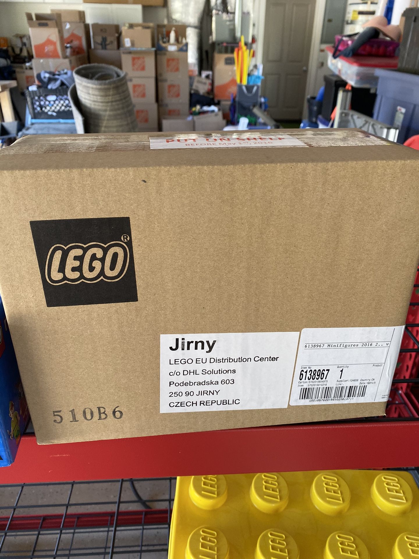 LEGO minifigures Disney 1st series sealed cases