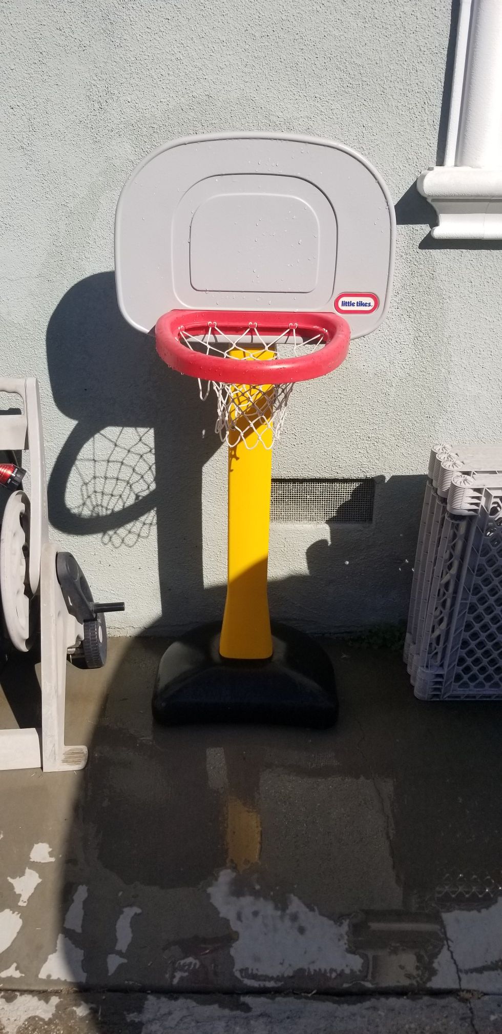 Little Tykes Basketball Hoop