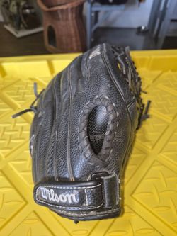 Wilson A500 Game soft baseball glove