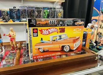 🔥 Hot Wheels Mattel Bricks Custom ’62 Chevy Pickup – Brand New Collectible! 🔥
