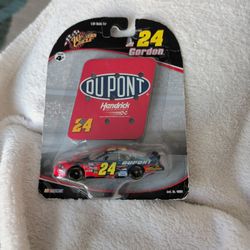 🏎️ Rare Jeff Gordon #24 DuPont Die-Cast Car