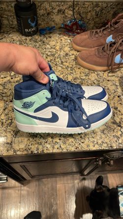 Jordan 1 Mid New Sz8M/9.5W