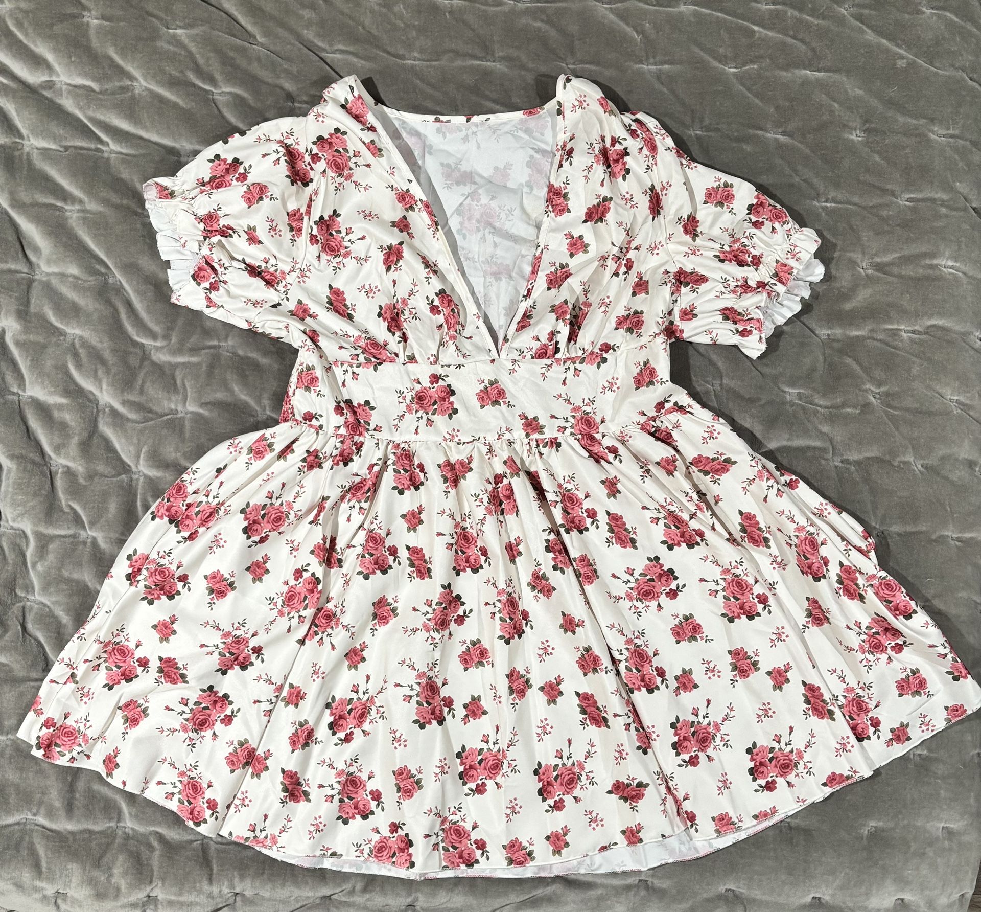 Shein Curve 1XL White Floral Puff Sleeve Dress - New