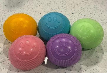 Replica NeeDoh fuzz balls