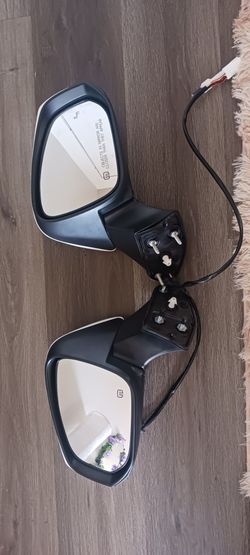 2023 Toyota Highlander, side mirrors
