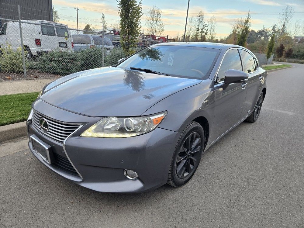 2015 Lexus ES 300h
