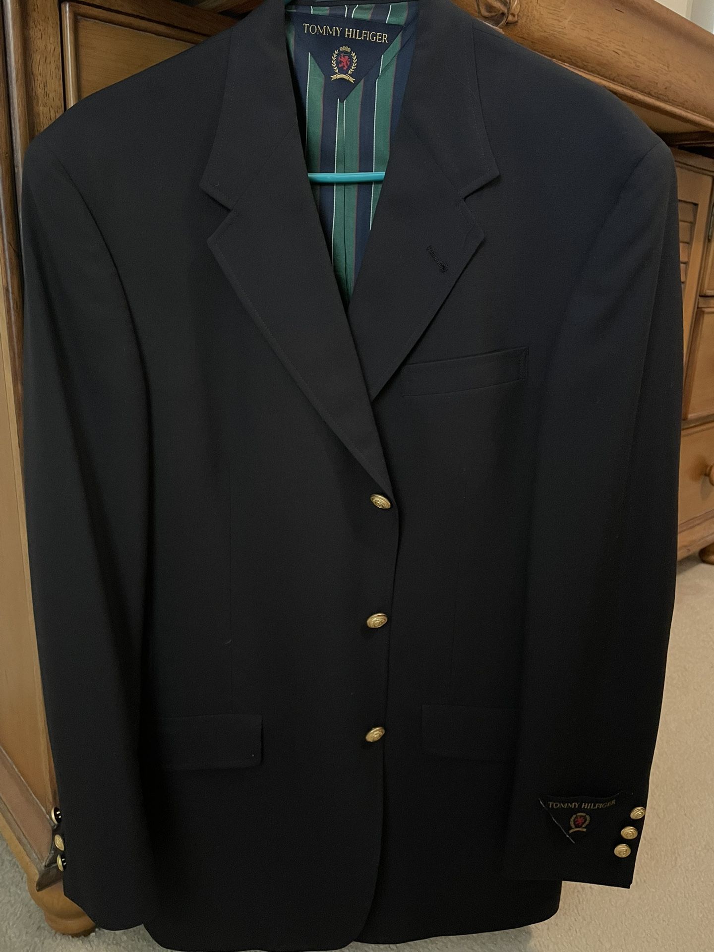 Brand New Tommy Hilfiger Men’s Modern Fir Jacket In Black With Gold Buttons/ 40 Long