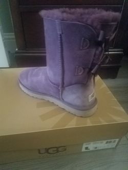 UGG 9 Bailey Bow