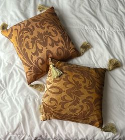 Decorative Pillows Pair of Gold Damask 13” x 13” Tassel Throw Pillows.