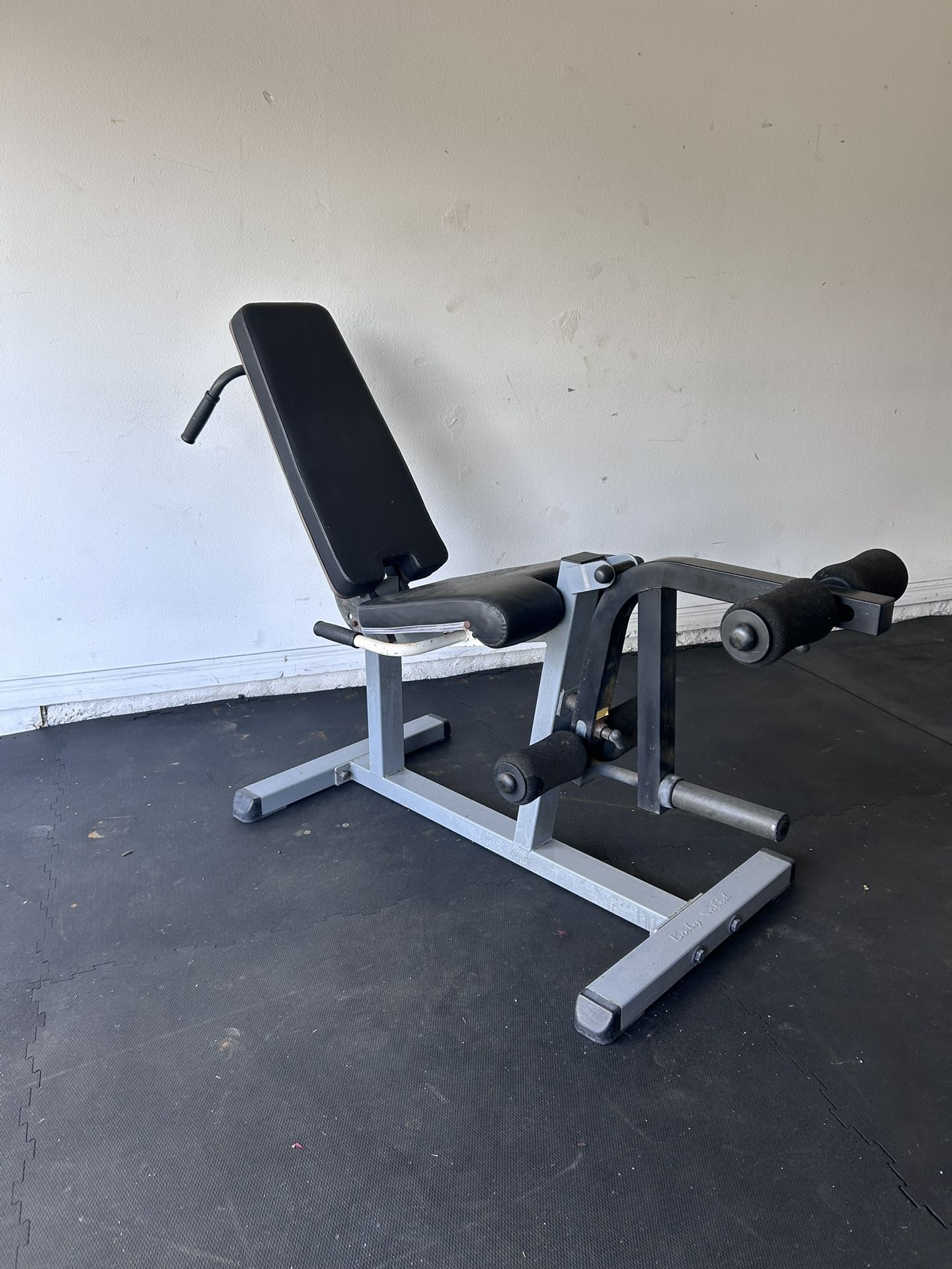 Body solid Leg curl / Leg extension Bench