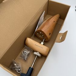 FootFitter Premium Two-way Shoe Stretcher