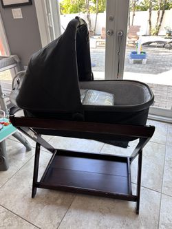 Uppa Baby Vista V3 Bassinet & Stand