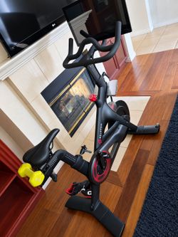 Peloton Indoor Exercise Bike with Touchscreen