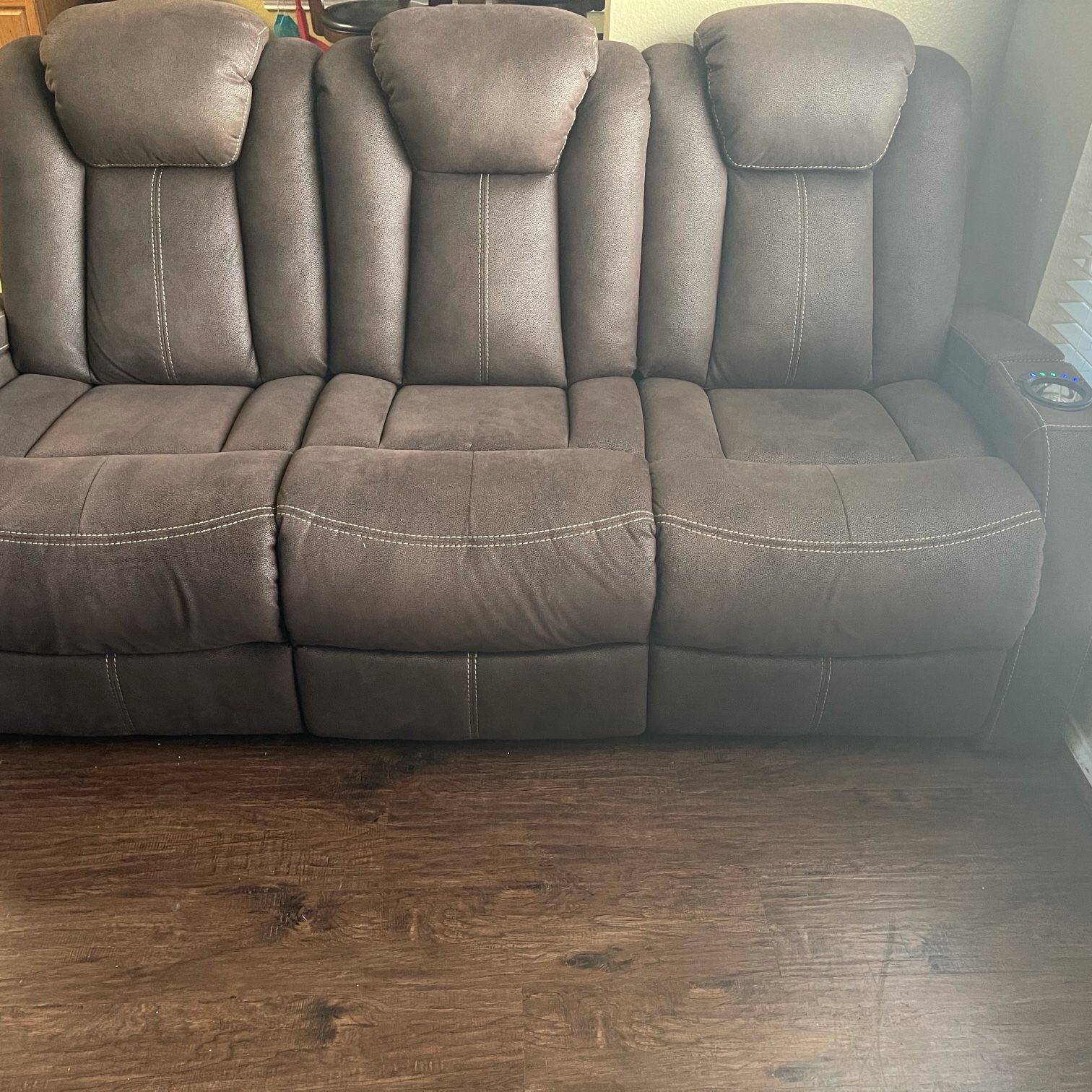 Crestline dual 2025 power reclining sofa