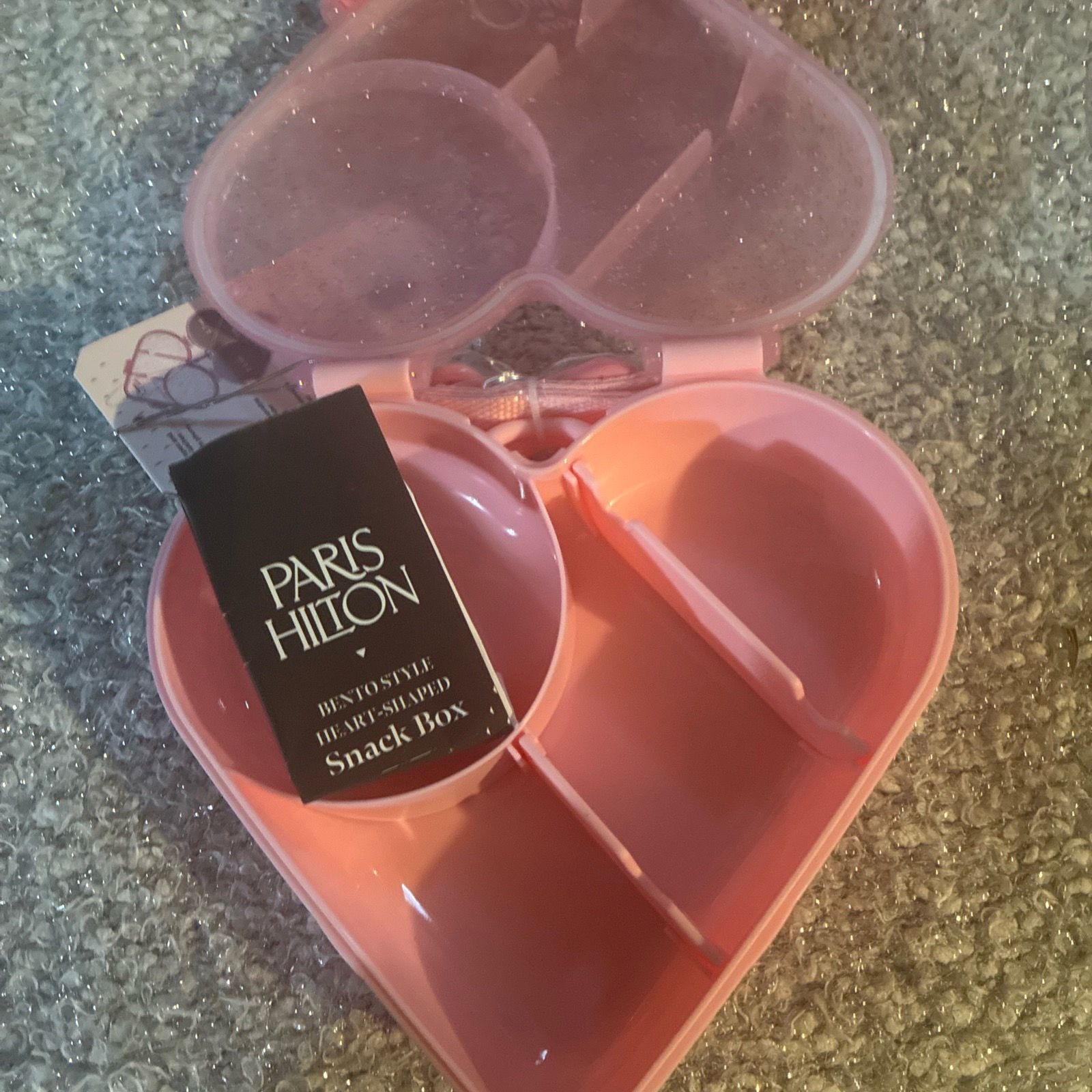 PARIS HILTON Bento-Style Heart-Shaped Snack Box Built In Phone Stand ~ PINK