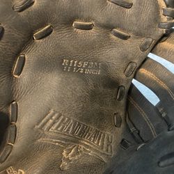 Baseball Glove for Sale in Chino, CA - OfferUp