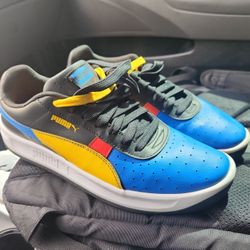 PUMA SNEAKERS SIZE 9.5 MENS