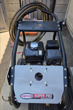 HONDA POWERED SIMPSON PRESSURE WASHER