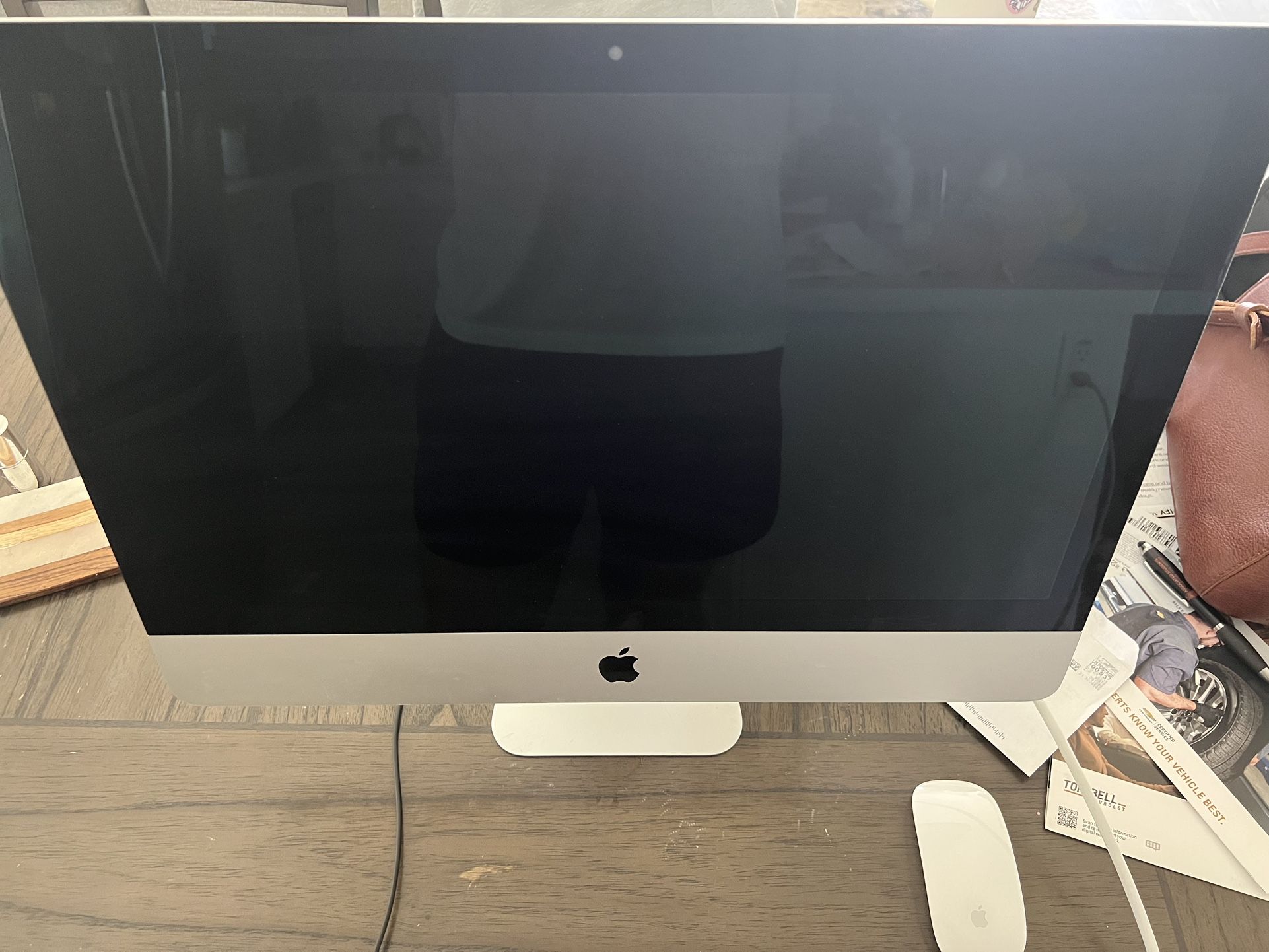 iMac For Sale (Excellent Cond)
