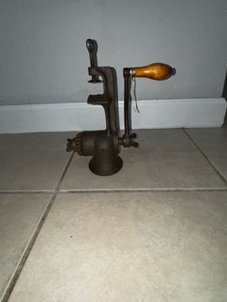 RARE "Universal" Food MEAT Chopper Cast Iron Food Prep Hand Crank #2 Vintage ruttmandesigns (949)