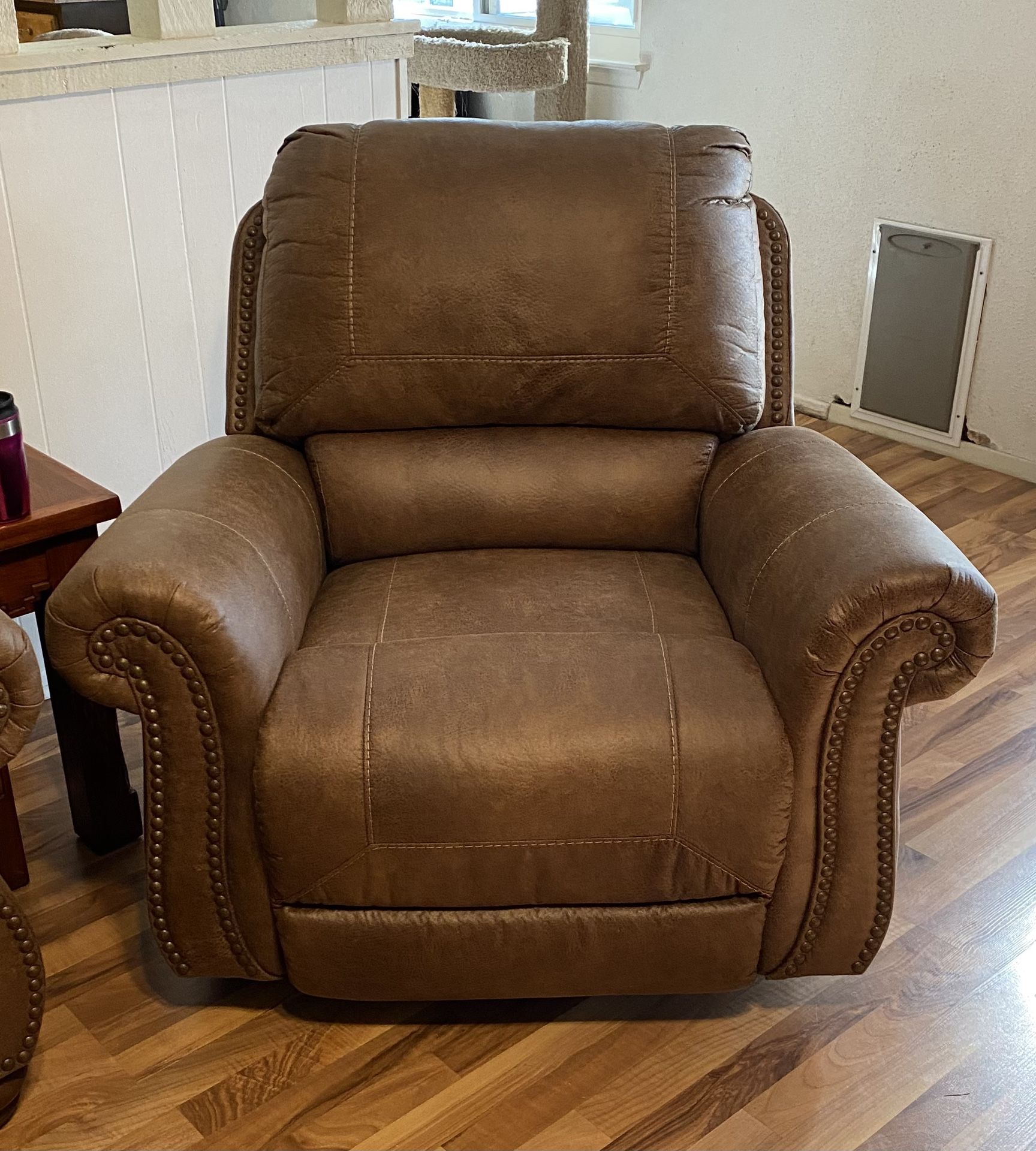 Larkinhurst Recliner From Ashley Furniture