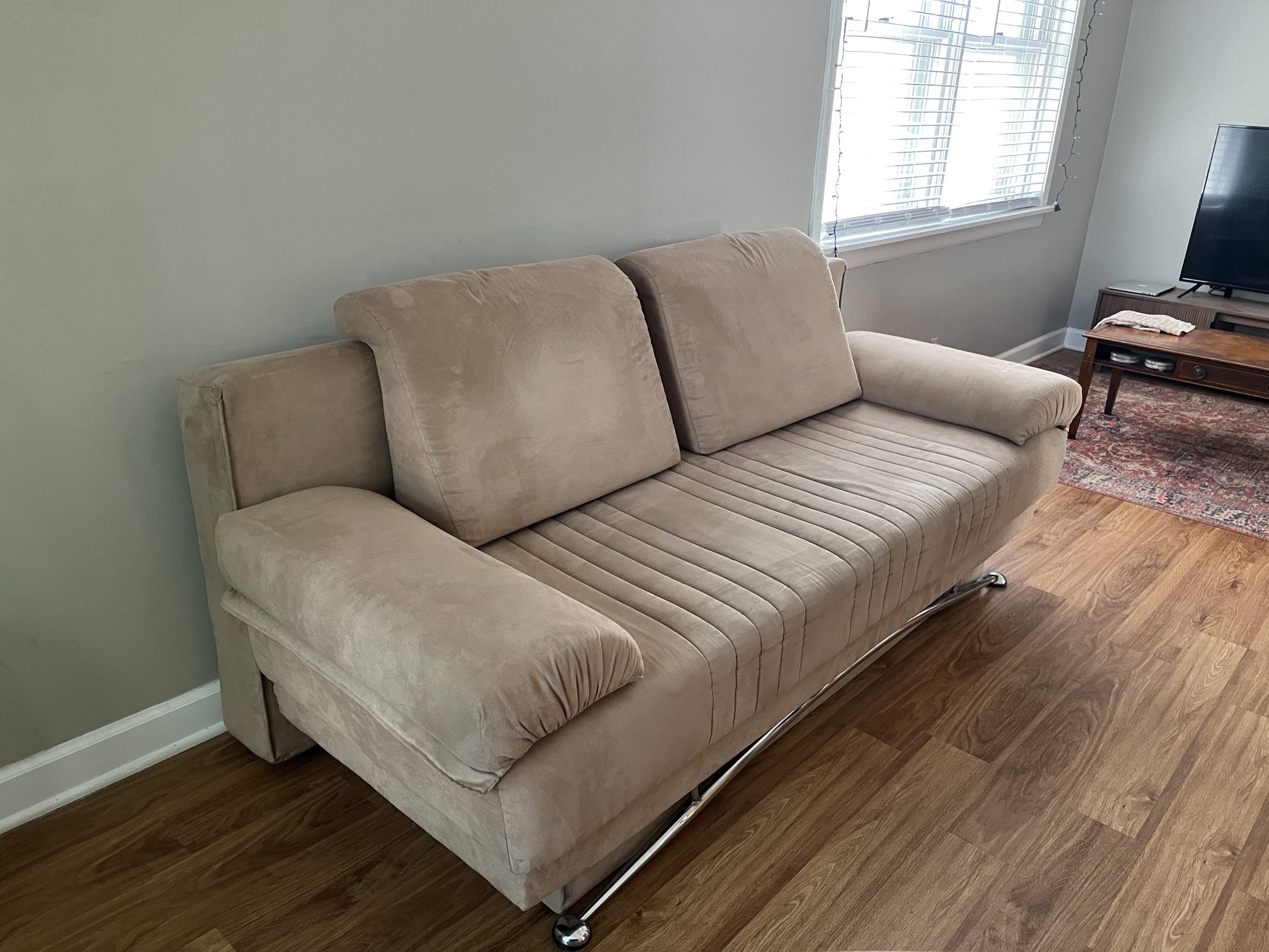 Cute Customizable MCM Couch