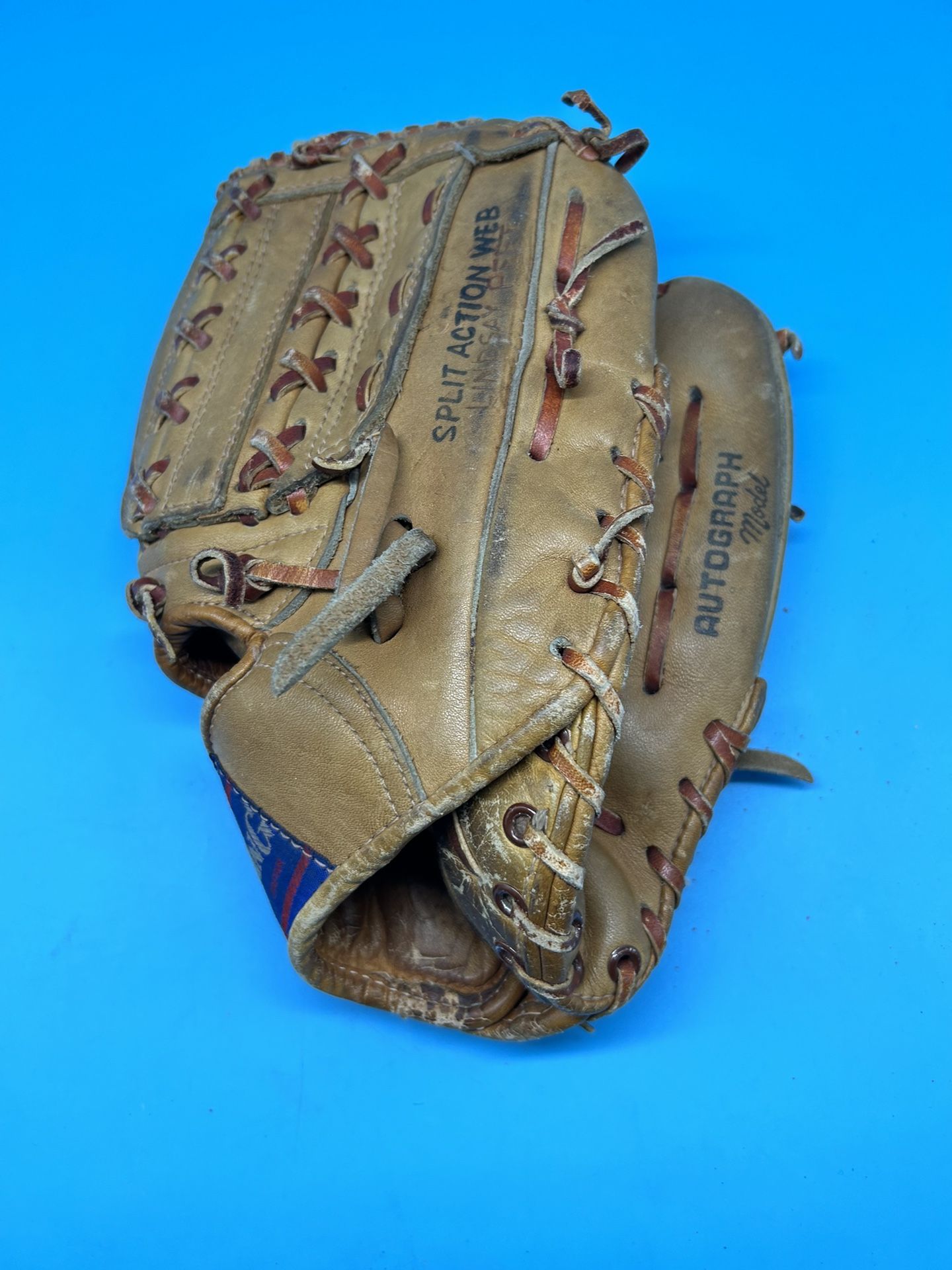 Adult Spalding Baseball Glove