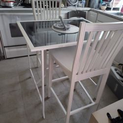 White Table And 2 Chairs 
