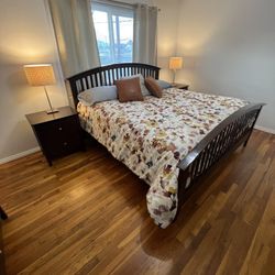 5 piece King Bedroom Set with Mattress, Box Spring, and 2 Lamps Complete. 