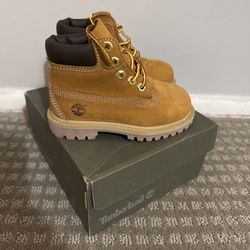 Timberland Toddler 6” Premium Wheat Boots Size 7